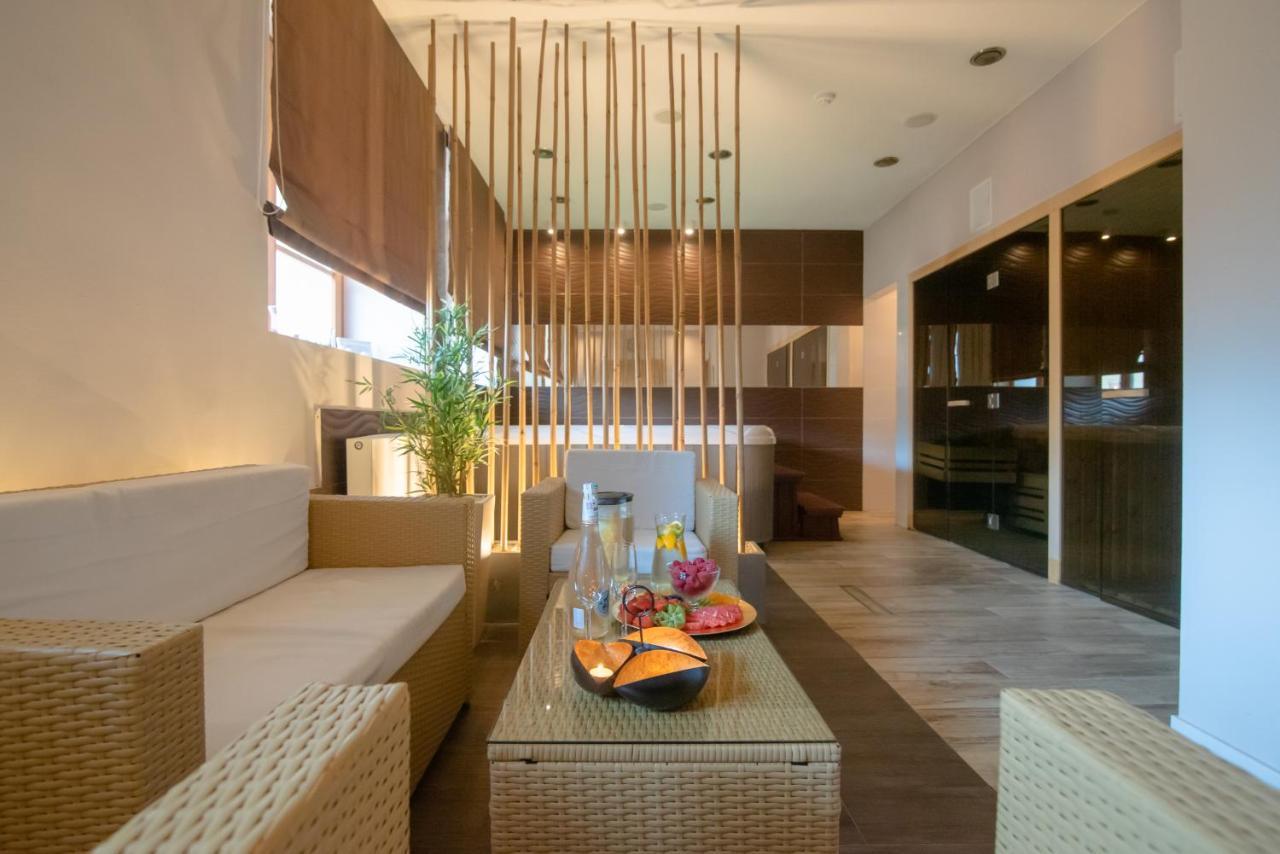 Hotel Debowa Gora Active & Spa Łąck エクステリア 写真